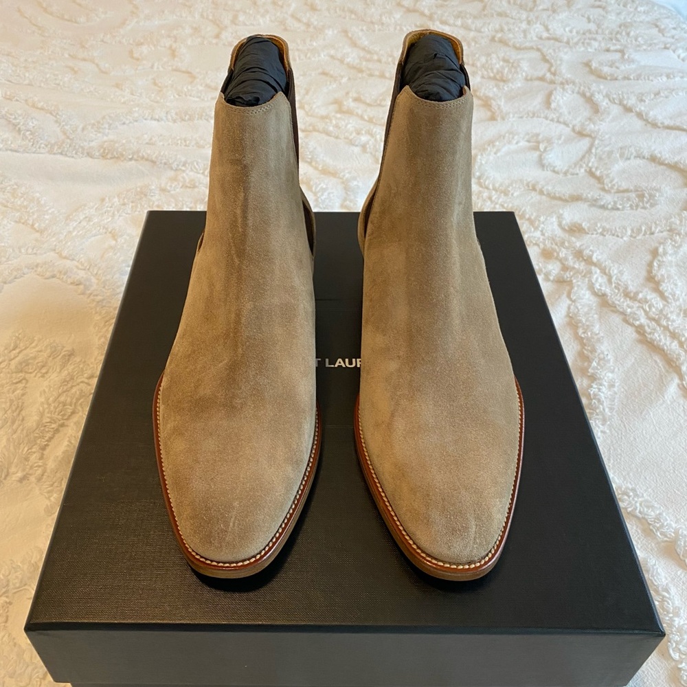 NWT/NIB Saint Laurent Wyatt Chelsea Boots in Tobacco Suede